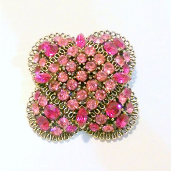 Vintage LISNER Pink and Hot Pink Rhinestone Cluster Gold Tone Statement Brooch - Picture 2 of 4